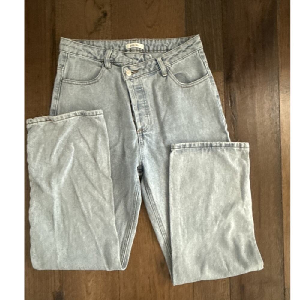 Bella Mae Women's Light Wash Straight Leg Jeans Size M High Rise Boutique